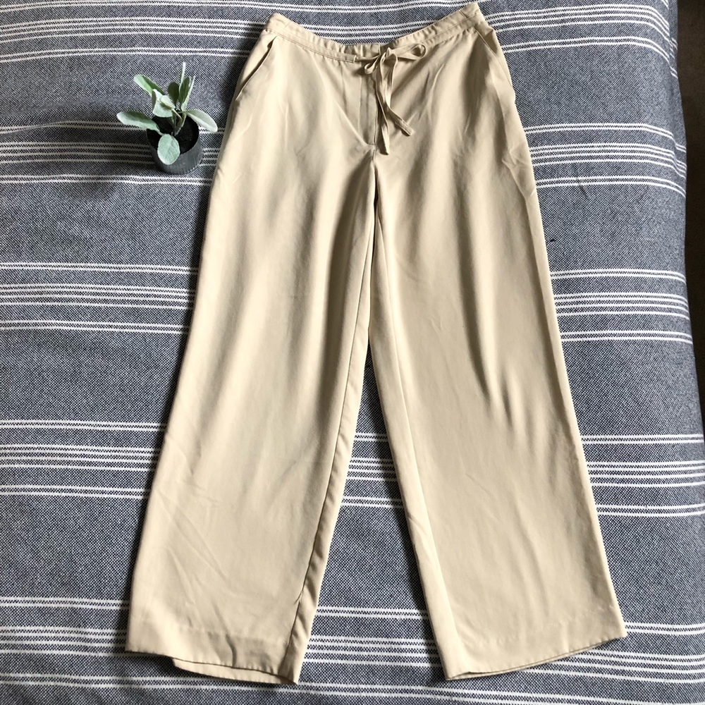 *3 for $20* High rise utility pants 🌿